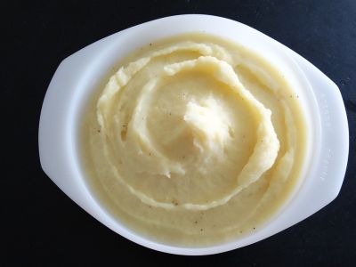 Purée de pommes de terre au lait de coco et café